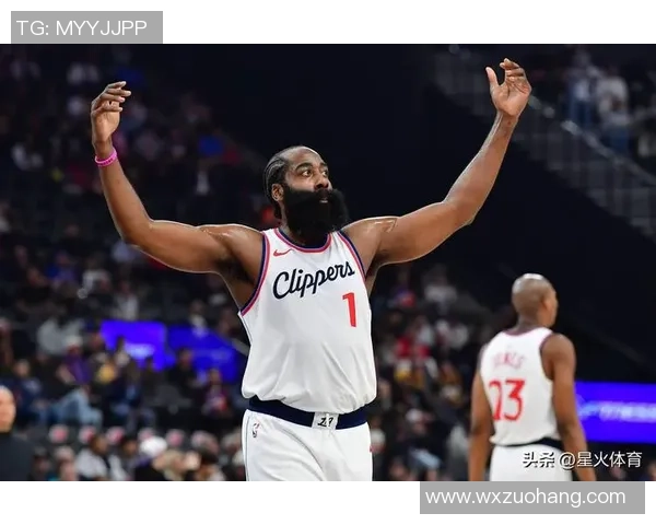 湖人惨败快船！詹姆斯36分死顶，东契奇伤退，斯玛特+候补狂铁！